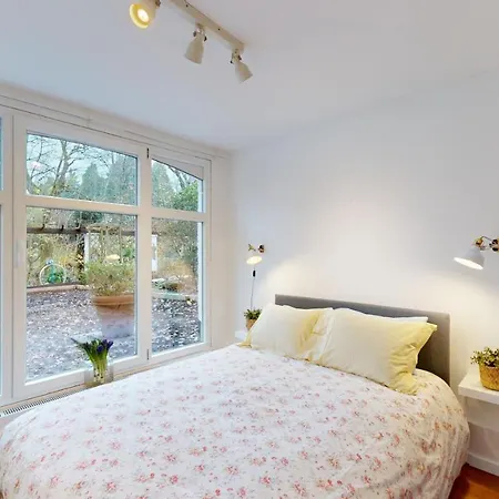 The Tile House - 2 Bedroom Just South Of Brussels Feriehus