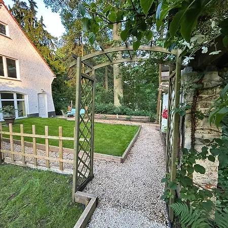 The Tile House - 2 Bedroom Just South Of Brussels Sint-Genesius-Rode