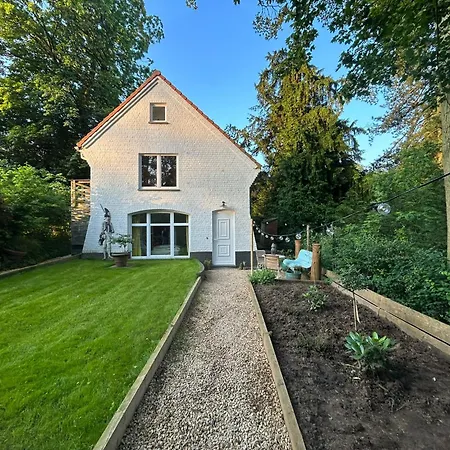 The Tile House - 2 Bedroom Just South Of Brussels * Sint-Genesius-Rode